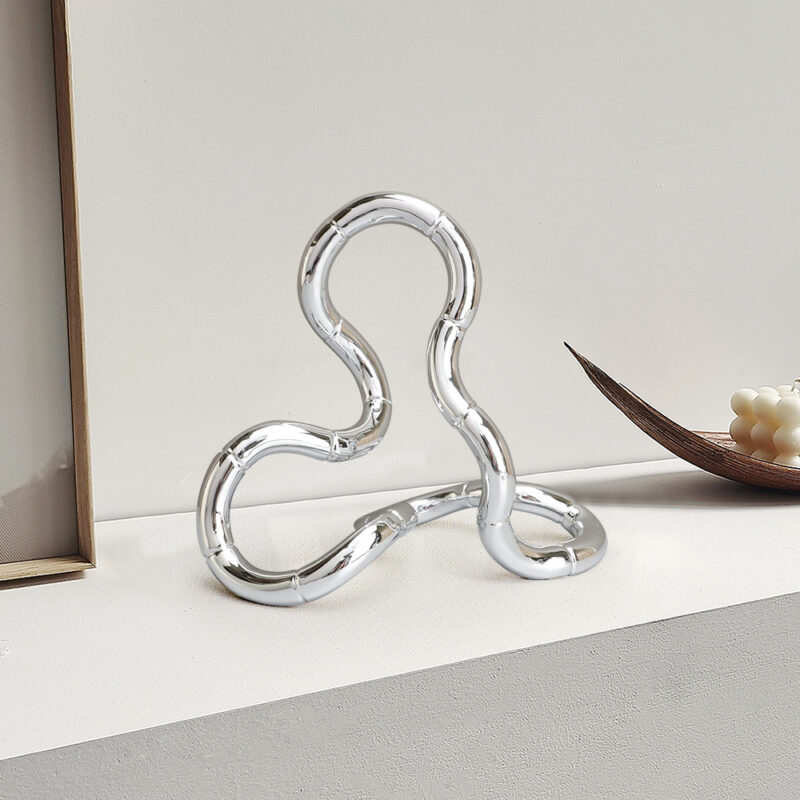 Modern Abstract Silver Twist Link Chain Ornament Home Table Wavy Figurine Decor Art